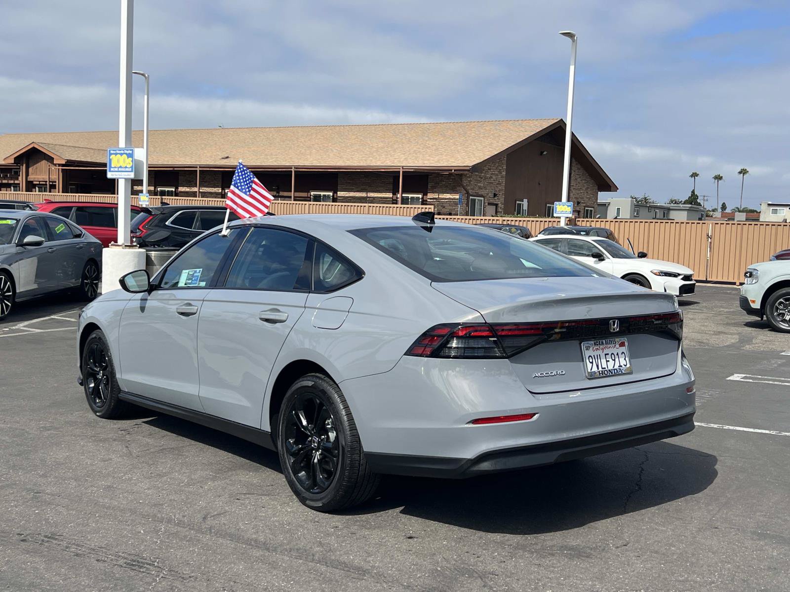 Certified 2025 Honda Accord SE image 3