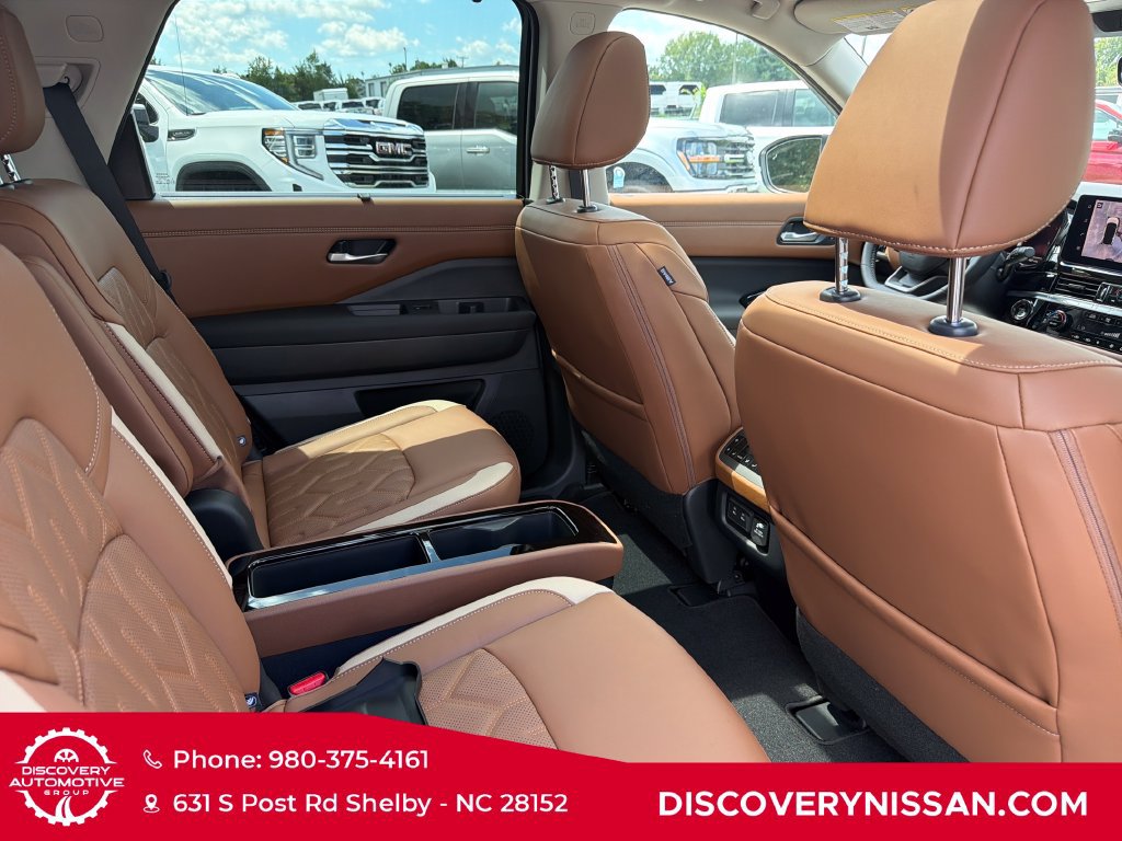 New 2026 Nissan Pathfinder Platinum w/ Lighting Package AWD/4WD image 38