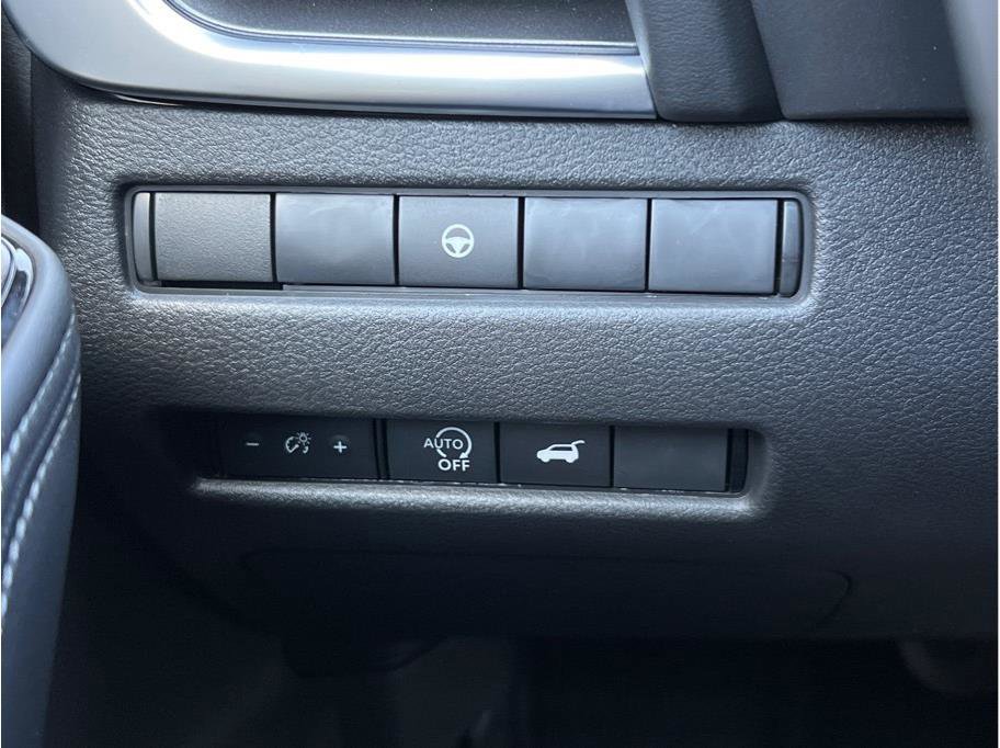 Used 2025 Nissan Rogue SV image 19