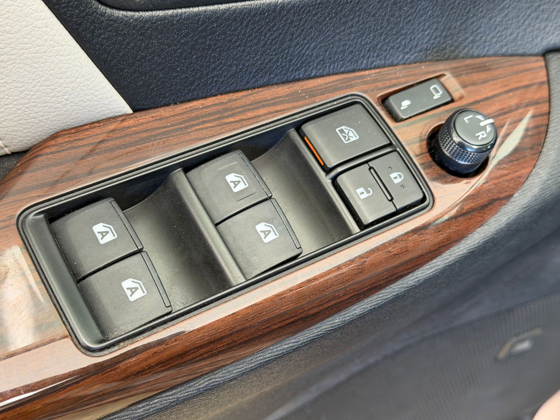 Used 2018 Toyota Sienna Limited Premium image 21