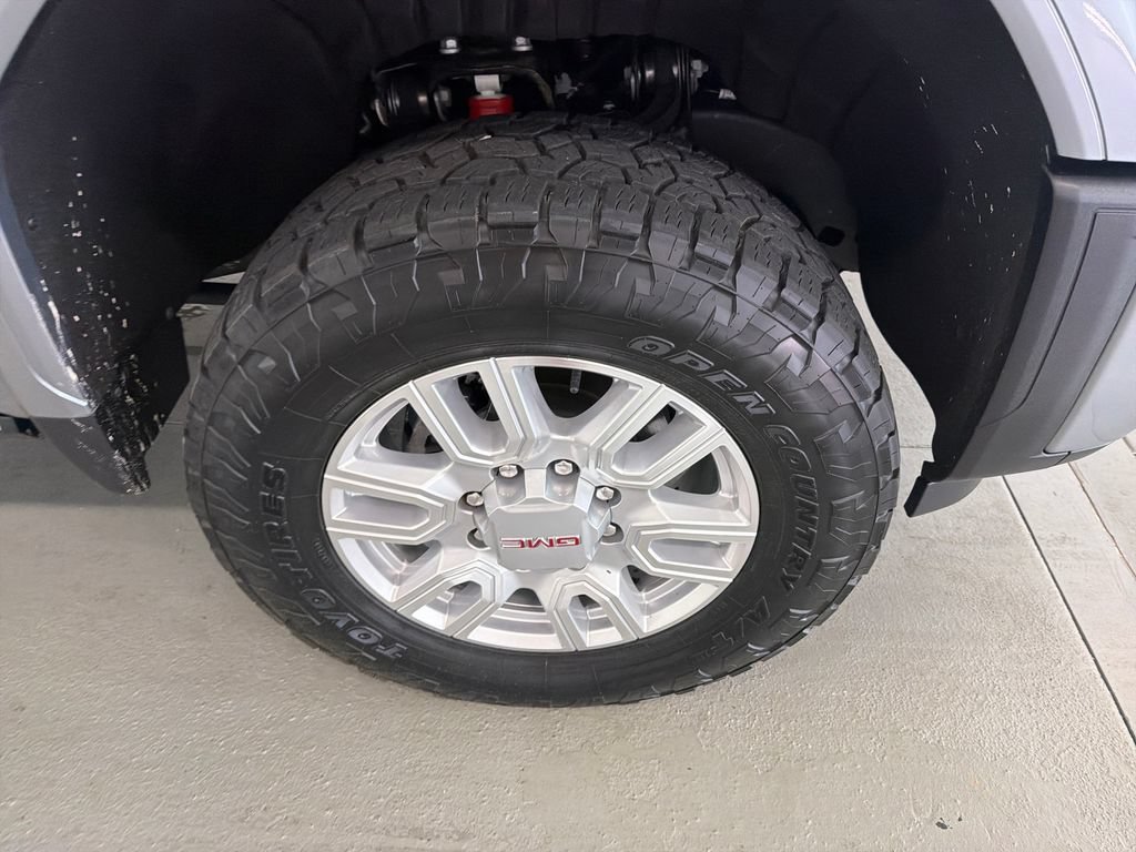 Used 2025 GMC Sierra 2500 Denali w/ Denali Reserve Package AWD/4WD video 4