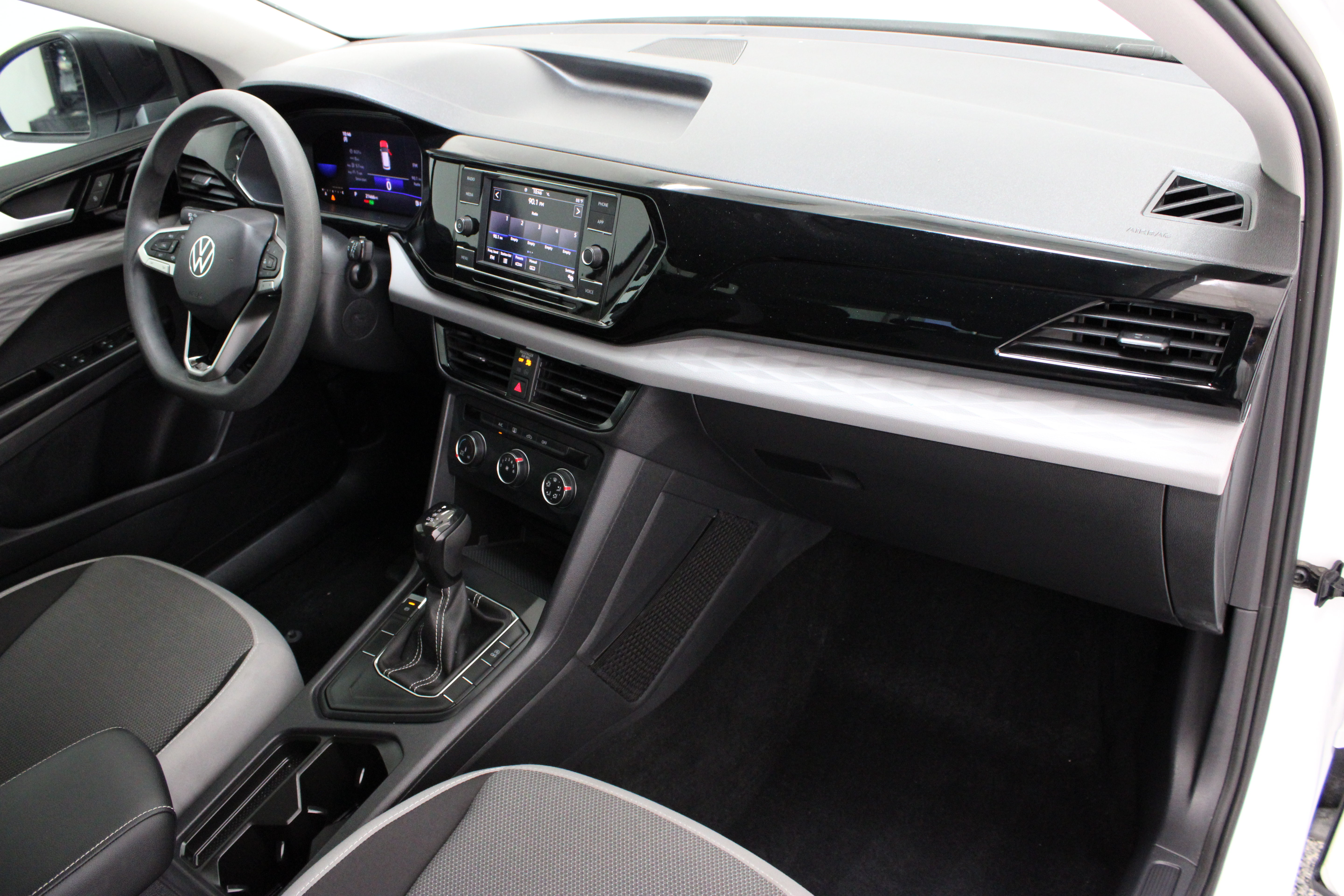 Used 2022 Volkswagen Taos S FWD image 33