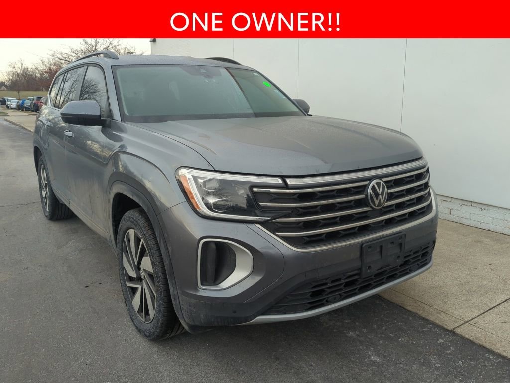 Used 2025 Volkswagen Atlas SE image 3