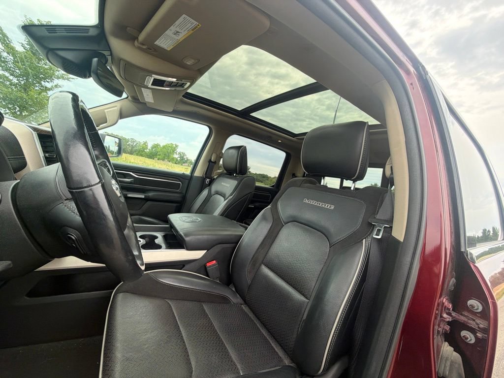 Used 2019 RAM 1500 Laramie AWD/4WD image 14