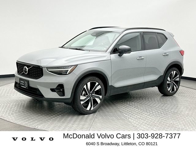 Used 2024 Volvo XC40 B5 Ultimate w/ Protection Package Premier AWD/4WD image 1