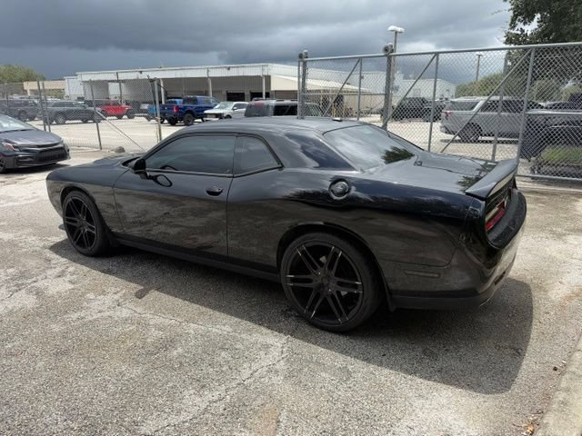 Used 2016 Dodge Challenger SXT RWD image 9