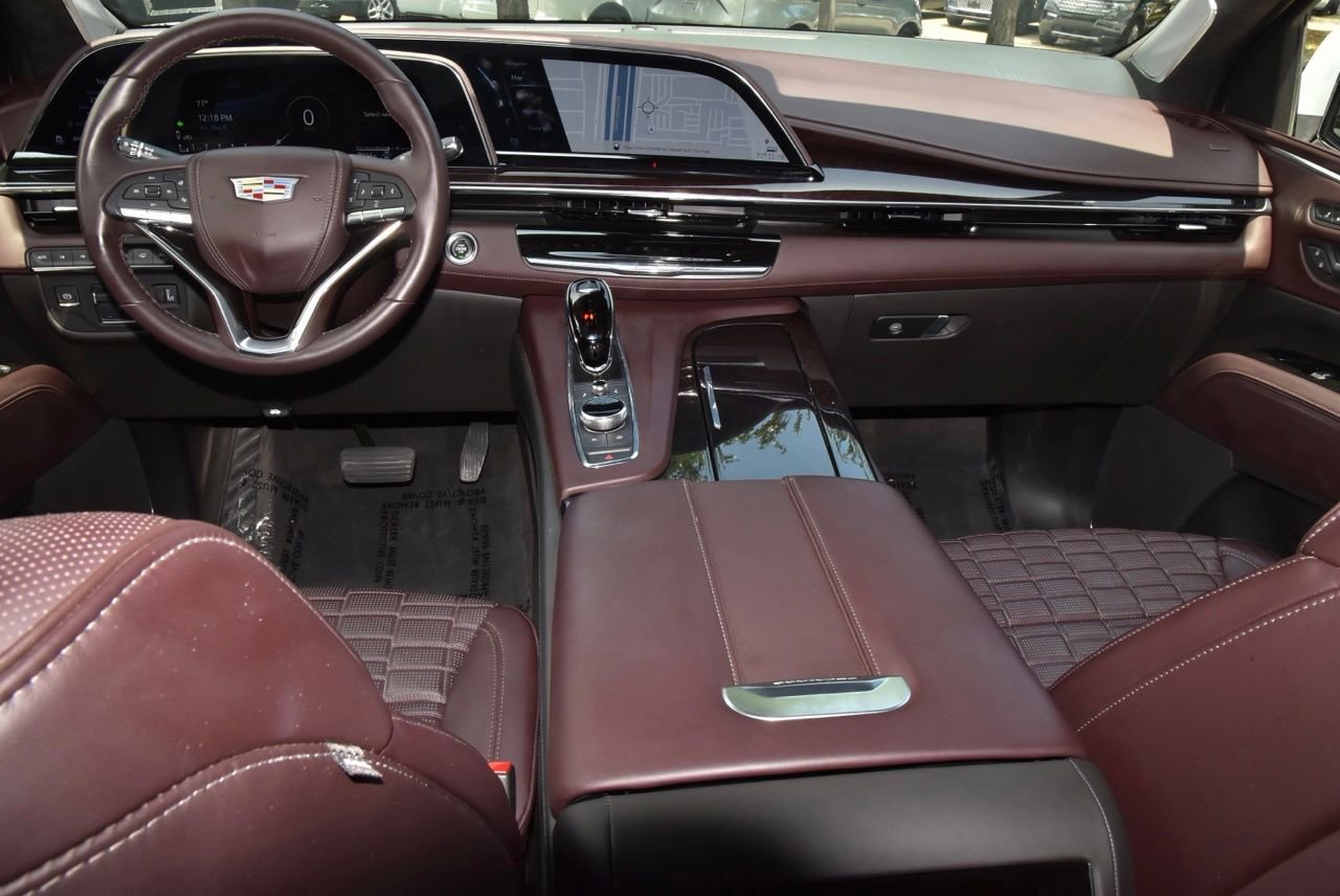 Used 2023 Cadillac Escalade ESV Sport Platinum w/ LPO, ONYX Package AWD/4WD image 16