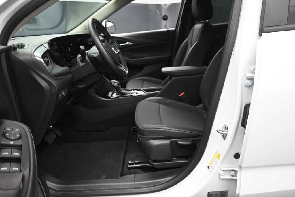 Used 2026 Buick Encore GX Preferred AWD/4WD image 16