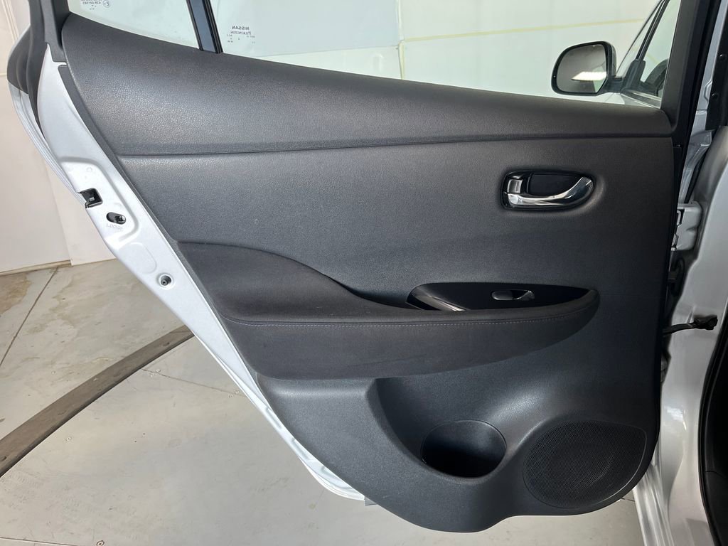 Used 2017 Nissan Leaf SV image 27