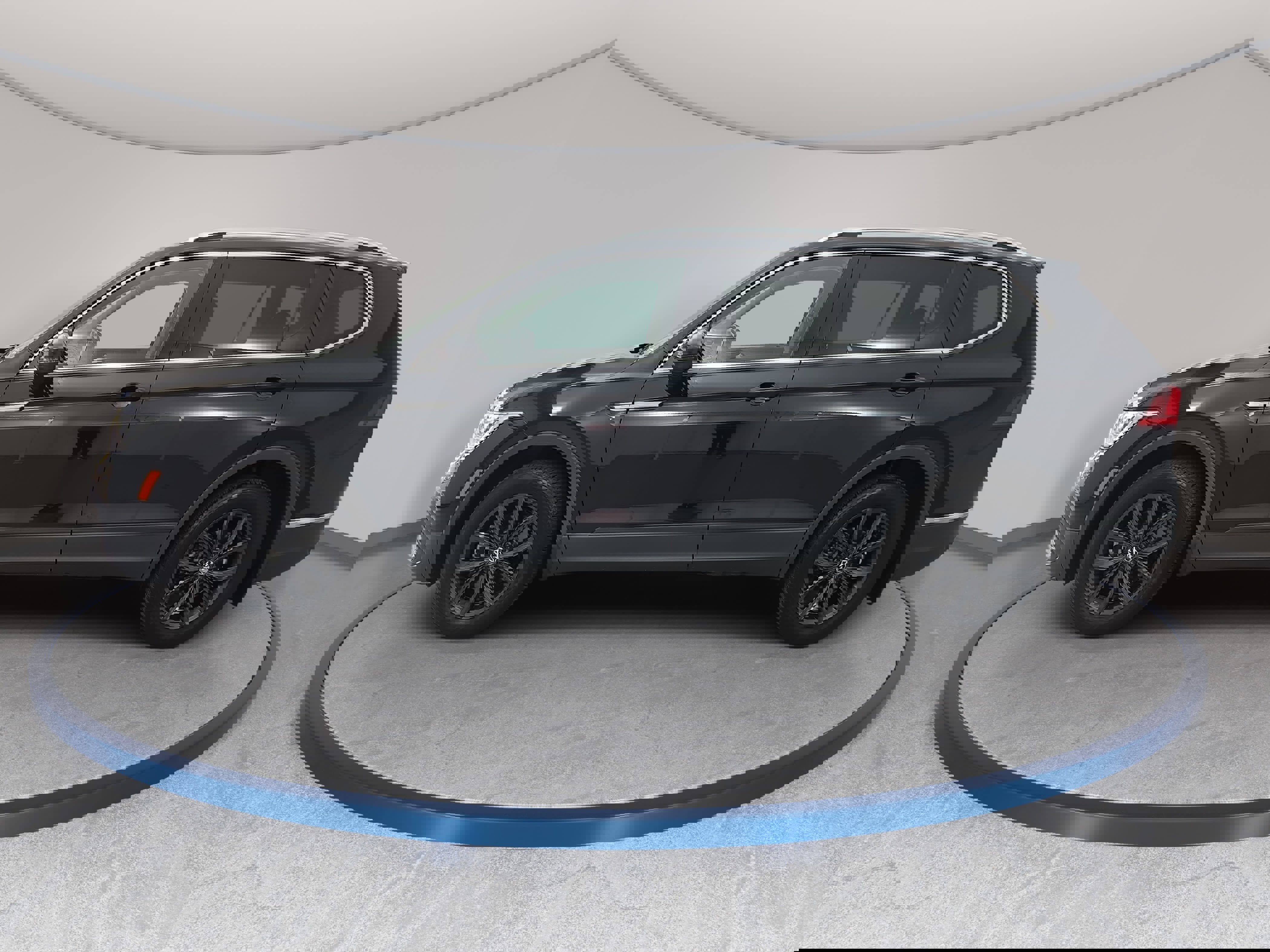 Certified 2024 Volkswagen Tiguan SE image 8