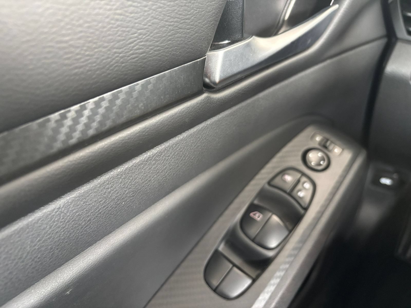 Used 2025 Nissan Altima 2.5 SV FWD image 18