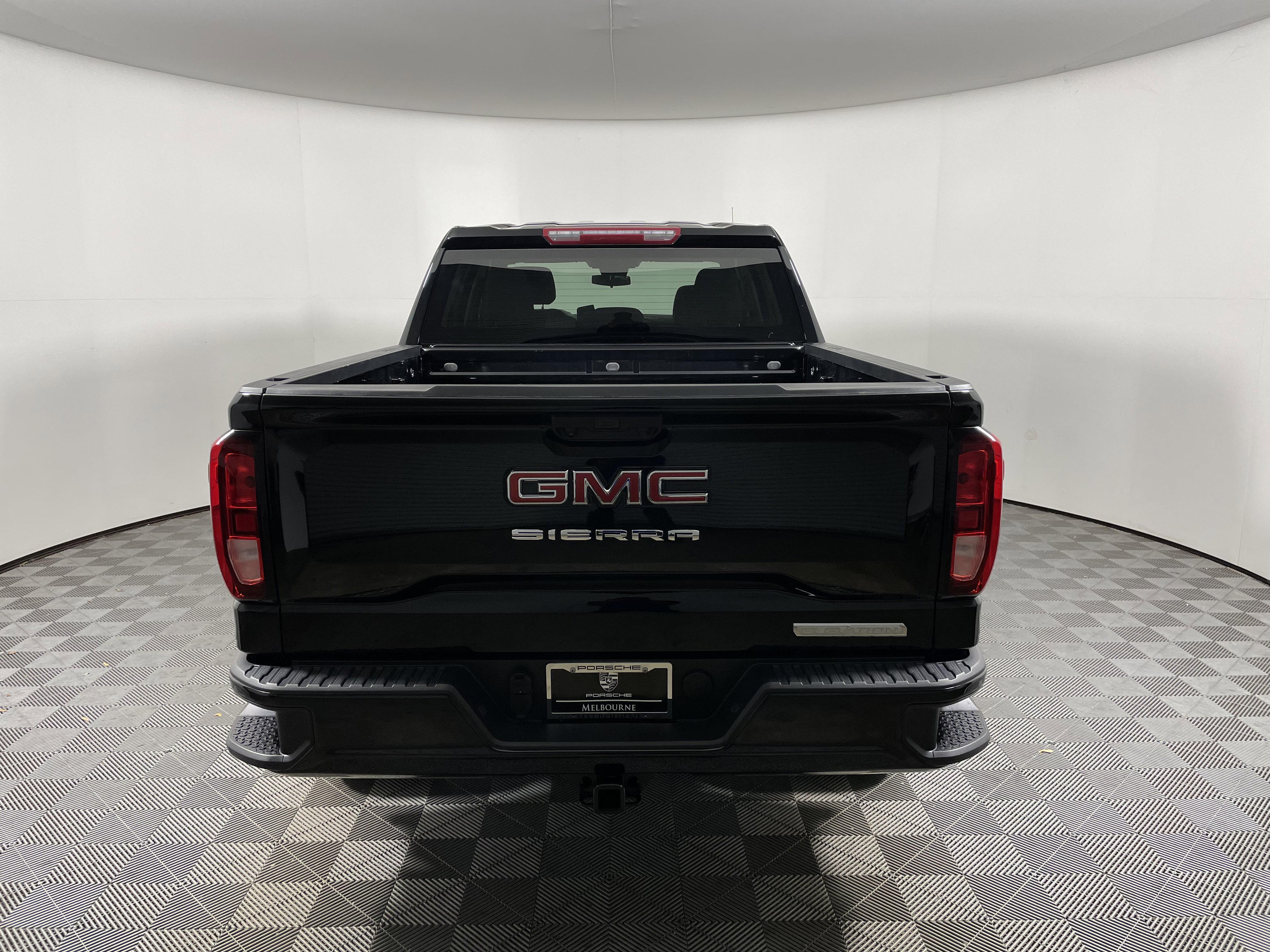 Used 2025 GMC Sierra 1500 Elevation image 4