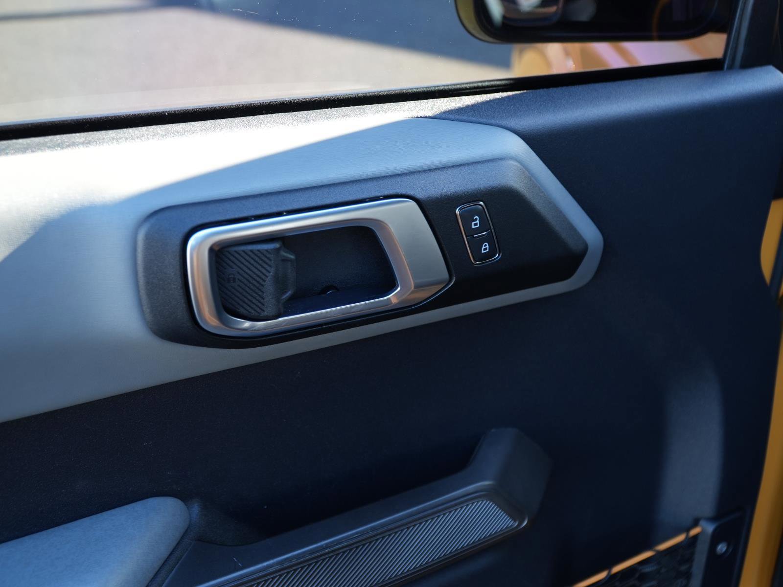 Used 2021 Ford Bronco Badlands w/ Sasquatch Package image 13