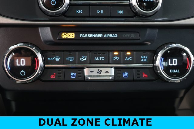 Used 2022 Ford F350 Platinum w/ Tremor Off-Road Package image 39