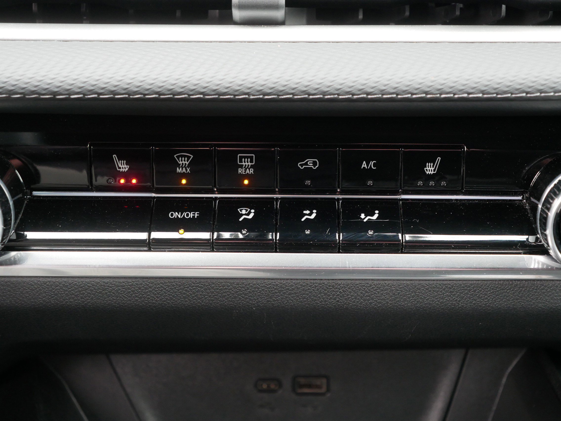 Used 2025 Chevrolet Equinox LT image 23