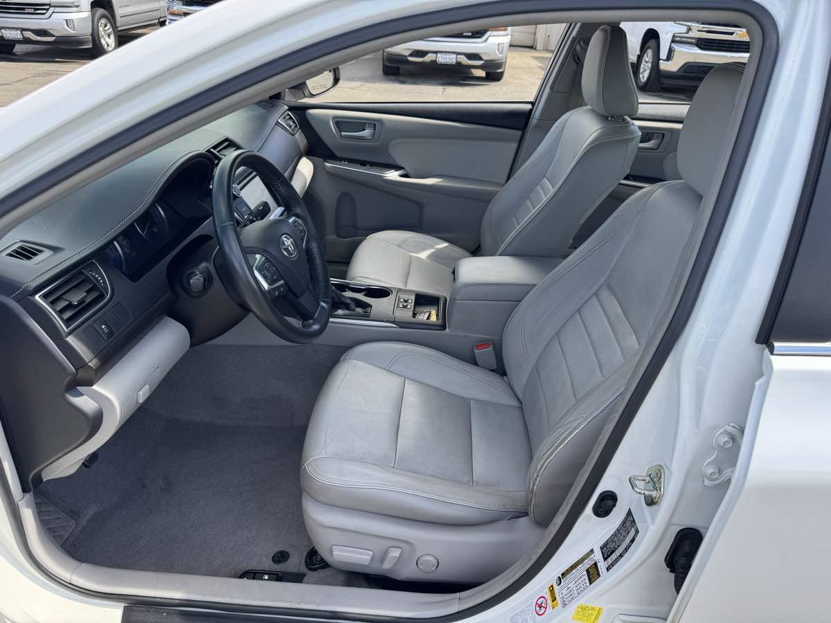 Used 2017 Toyota Camry XLE w/ Convenience Package FWD image 21