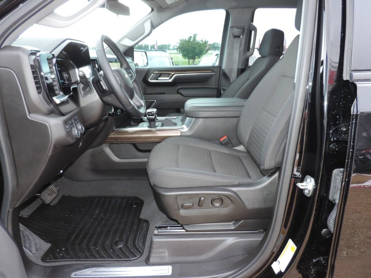 Used 2025 Chevrolet Silverado 1500 LT w/ Texas Edition Plus AWD/4WD image 22