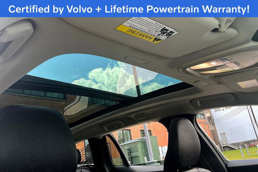 Used 2025 Volvo V60 B5 Cross Country Plus image 22