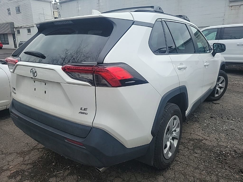 Used 2021 Toyota RAV4 LE image 4