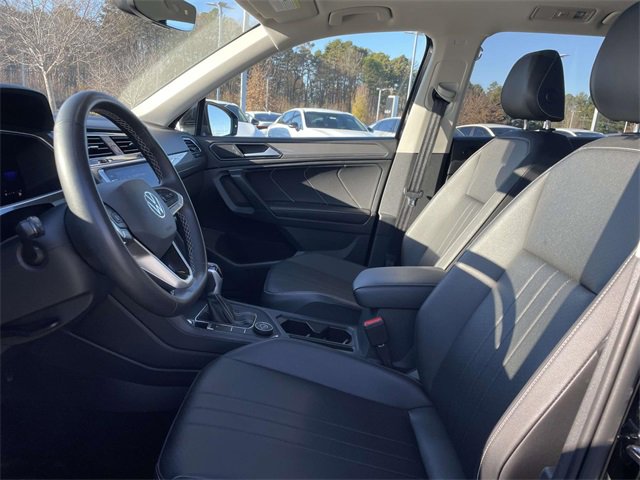 Used 2022 Volkswagen Tiguan SE image 28