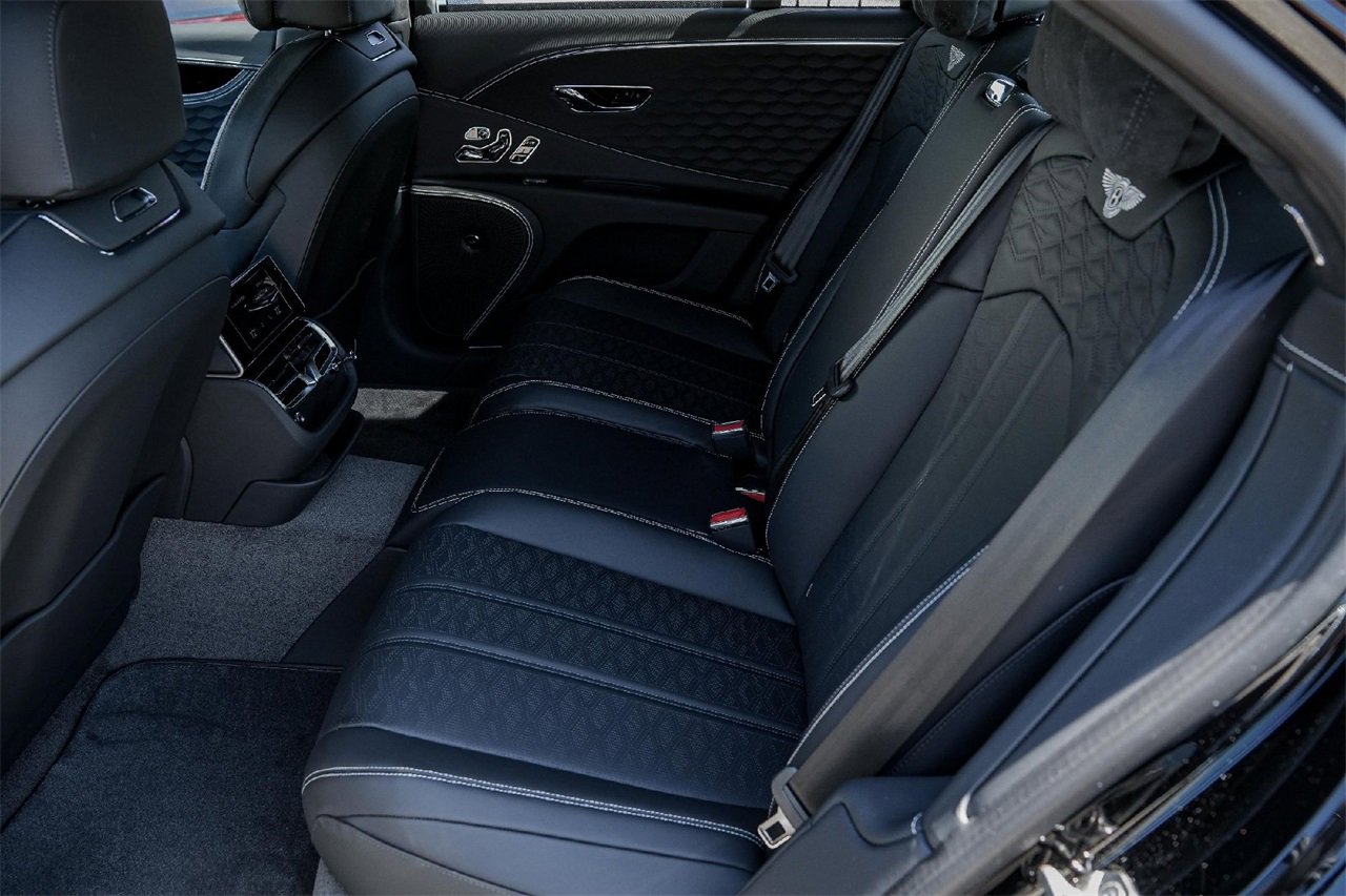 New 2025 Bentley Flying Spur Plug-In Hybrid image 45