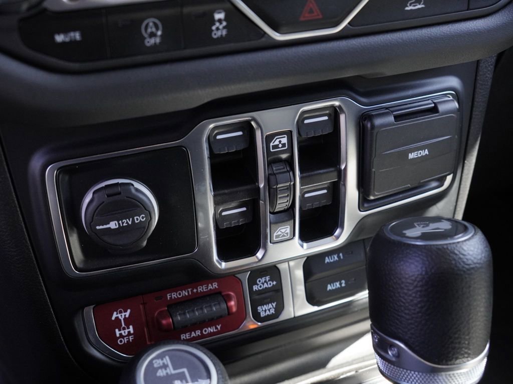 Certified 2024 Jeep Wrangler Unlimited Rubicon w/ Technology Group image 16