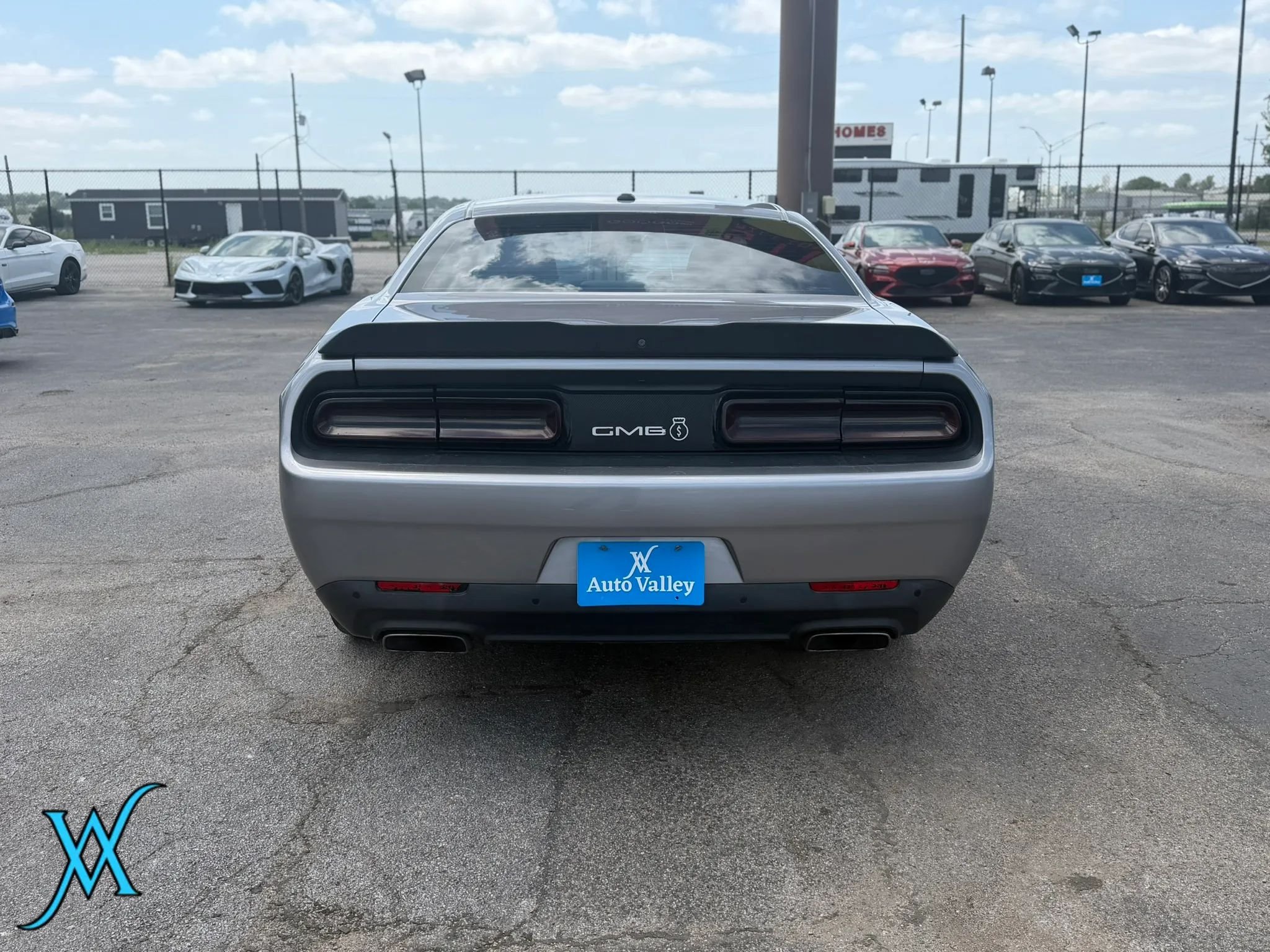 Used 2017 Dodge Challenger R/T RWD image 6