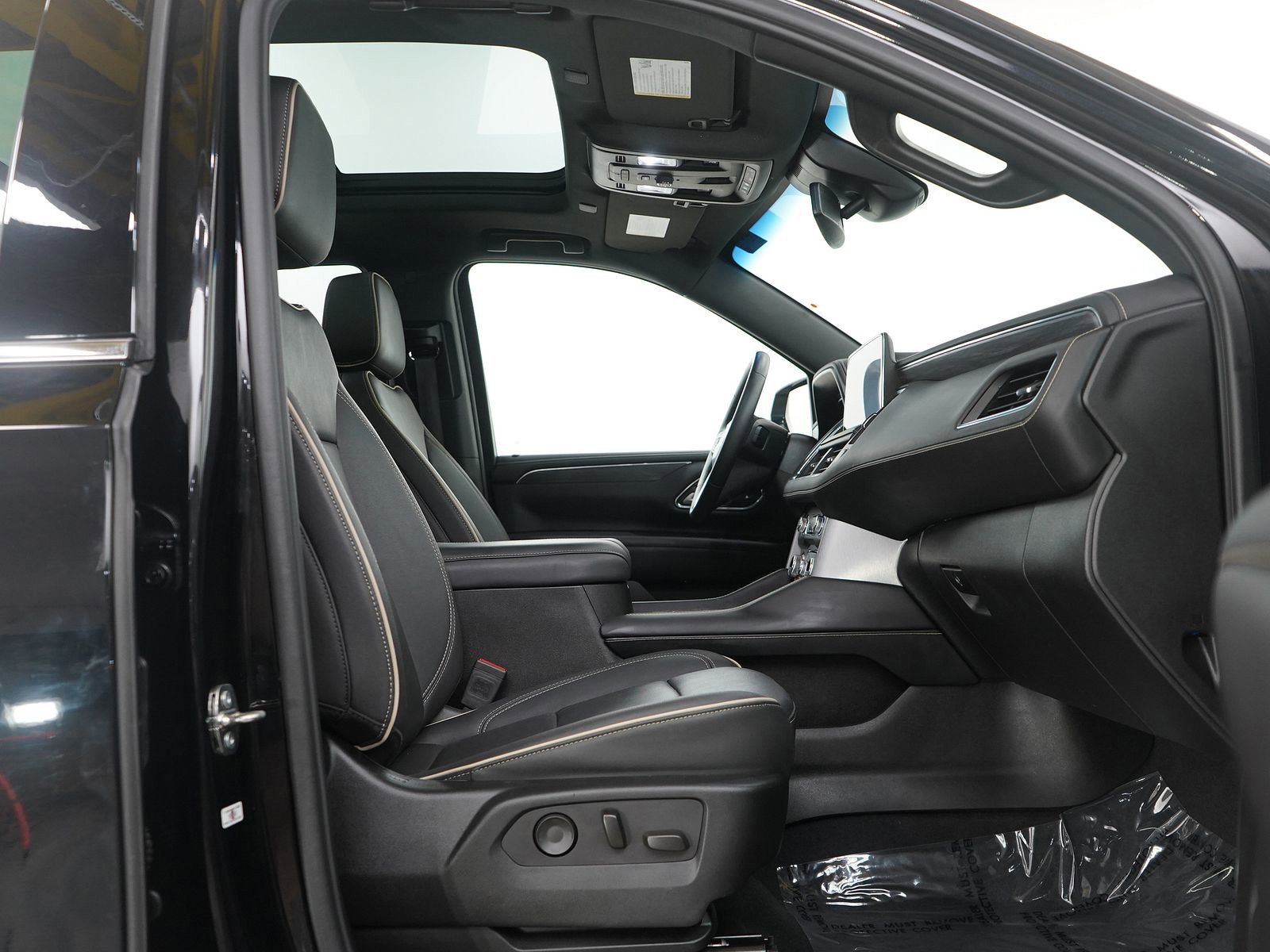 Used 2024 GMC Yukon SLT image 11