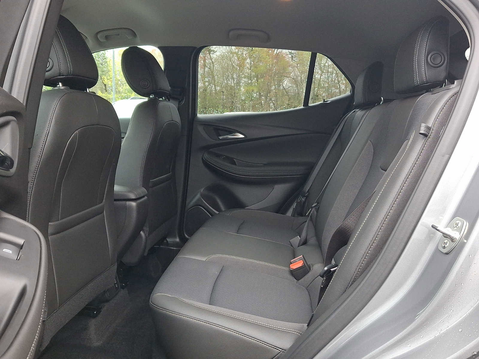 Certified 2025 Buick Encore GX Preferred FWD image 12