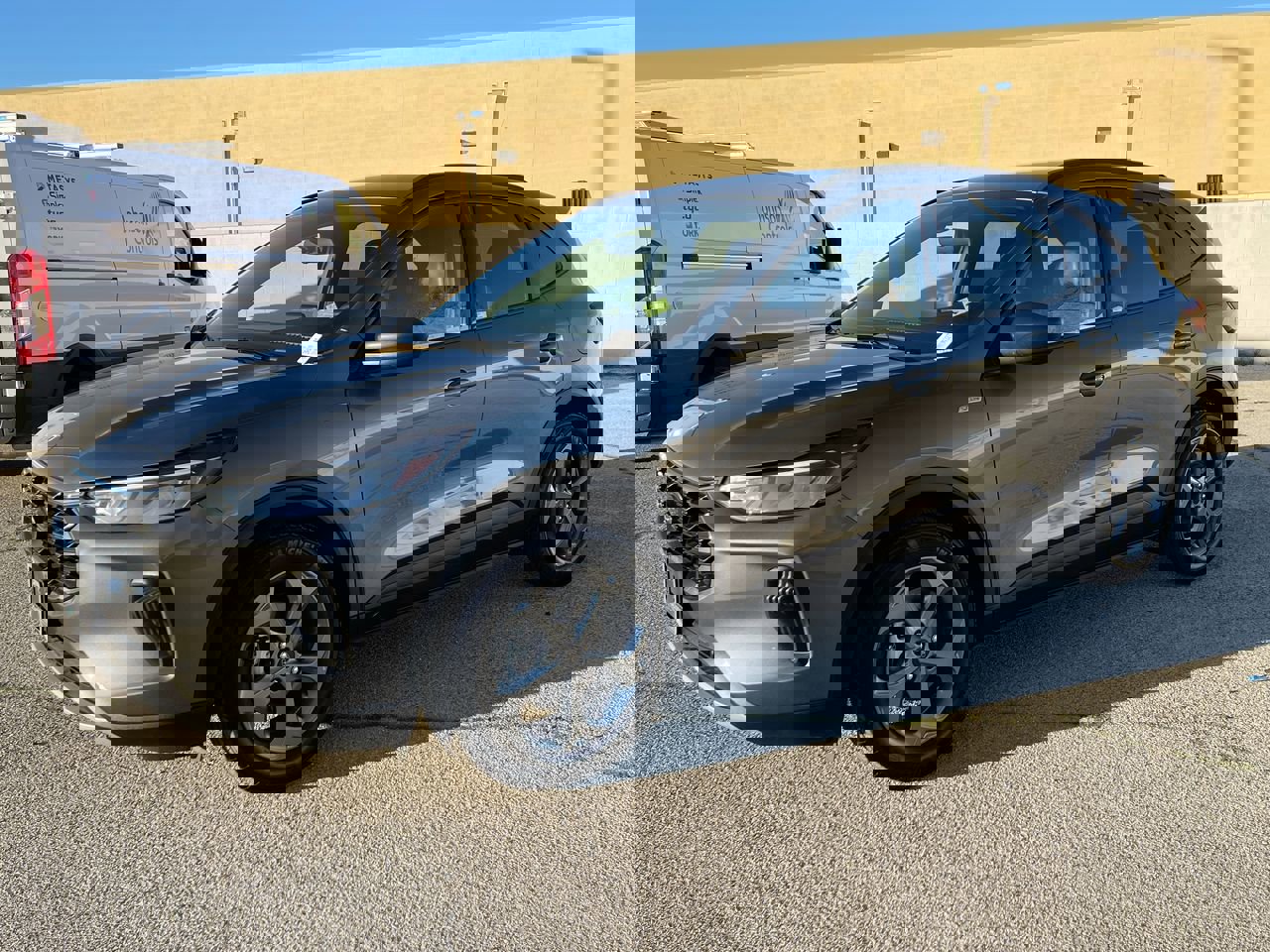 Used 2025 Ford Escape ST-Line w/ Equipment Group 301A image 4