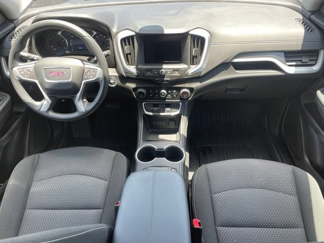 Used 2024 GMC Terrain SLE w/ Driver Convenience Package FWD image 15