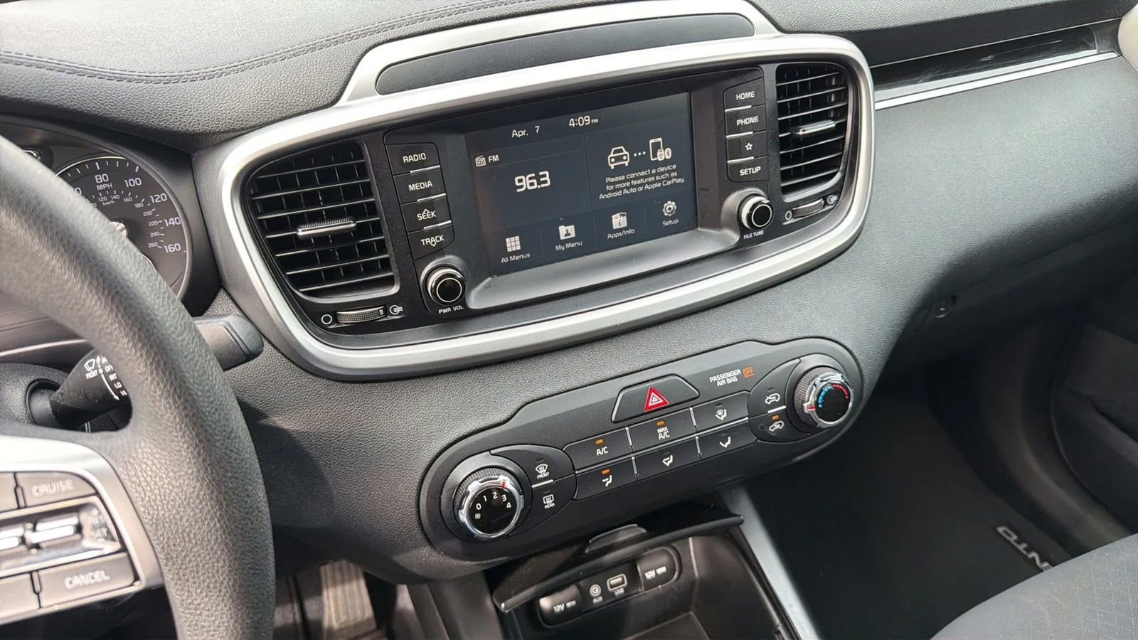 Used 2019 Kia Sorento L image 12