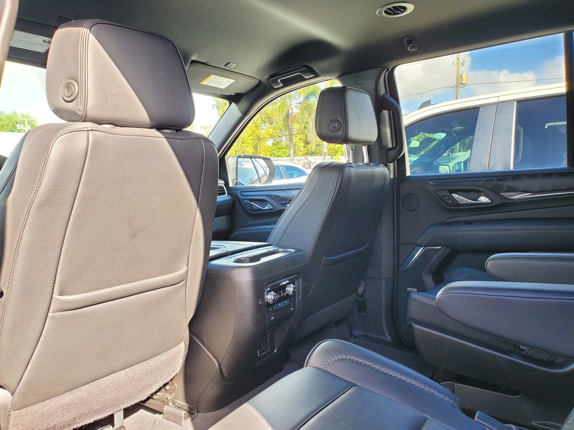 Used 2024 GMC Yukon Denali image 11