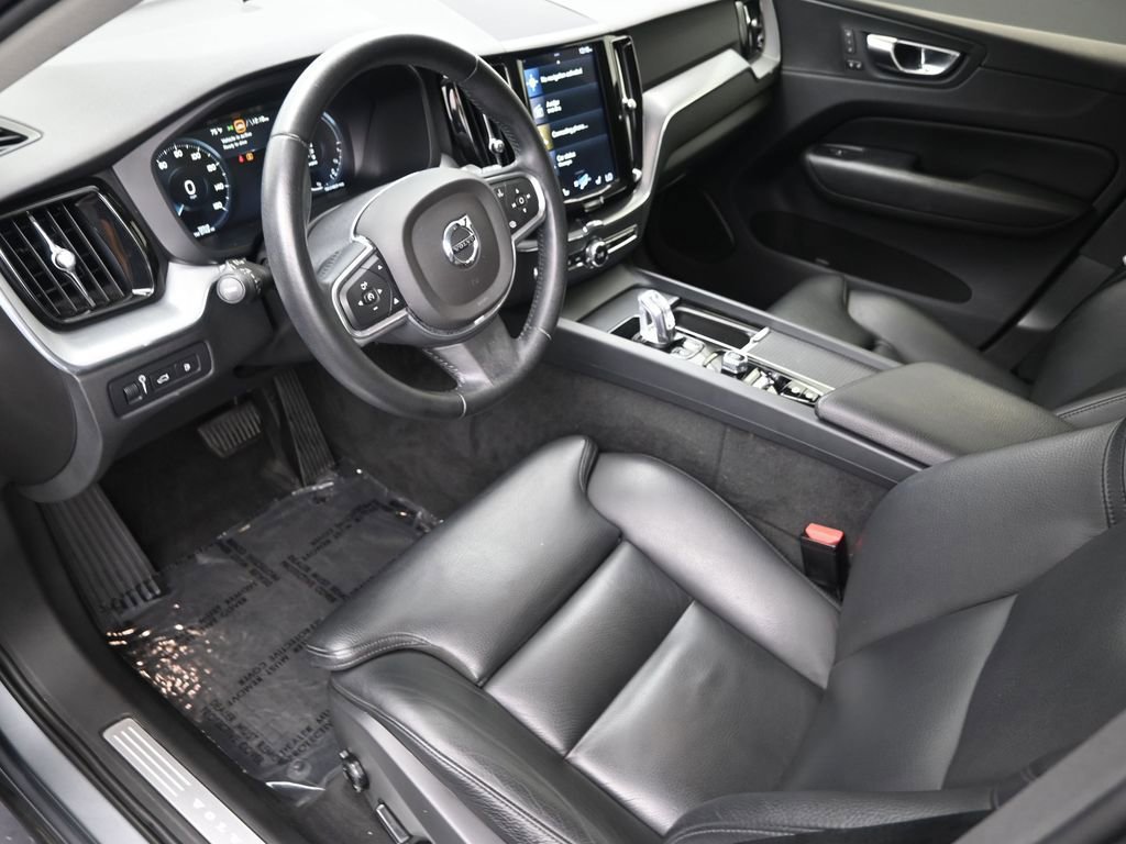 Used 2019 Volvo XC60 T8 Momentum w/ Premium Package image 12