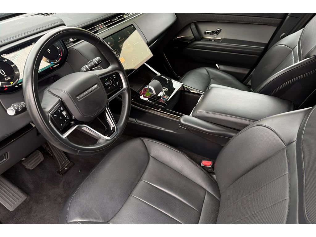 Used 2025 Land Rover Range Rover Sport SE AWD/4WD image 10