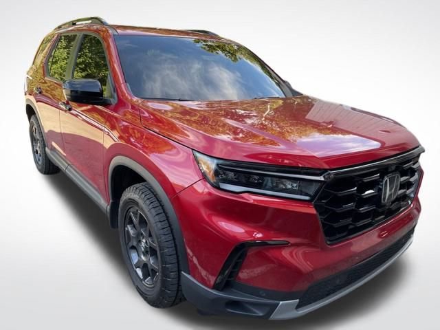 Used 2025 Honda Pilot TrailSport