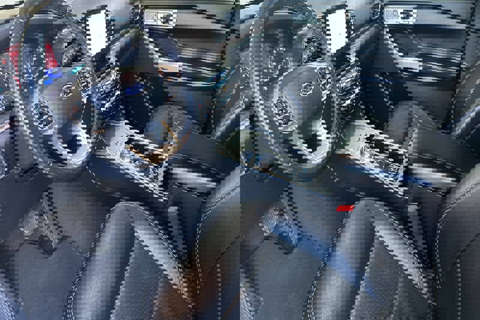 Used 2021 Ford Explorer Limited w/ Equipment Group 301A image 11