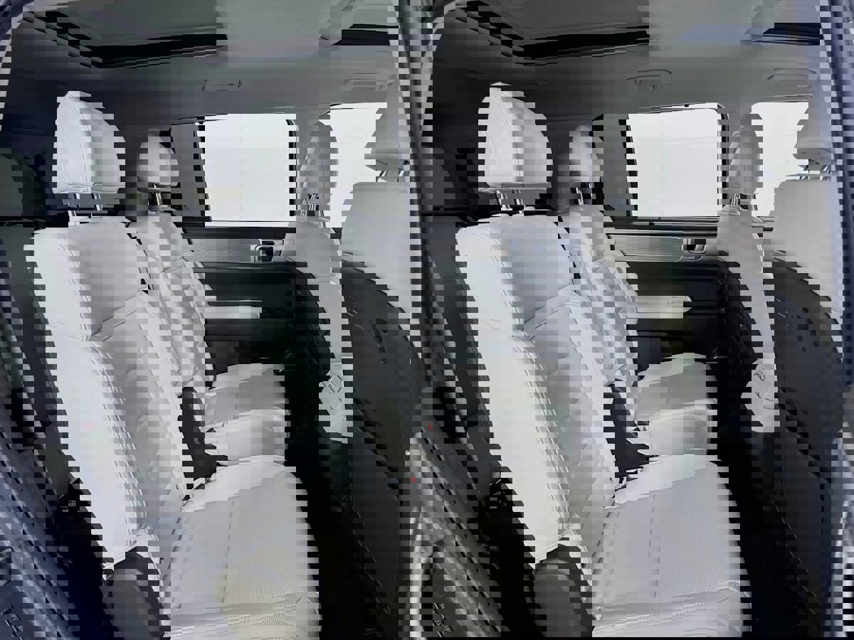 Used 2024 Hyundai Santa Fe Calligraphy image 36