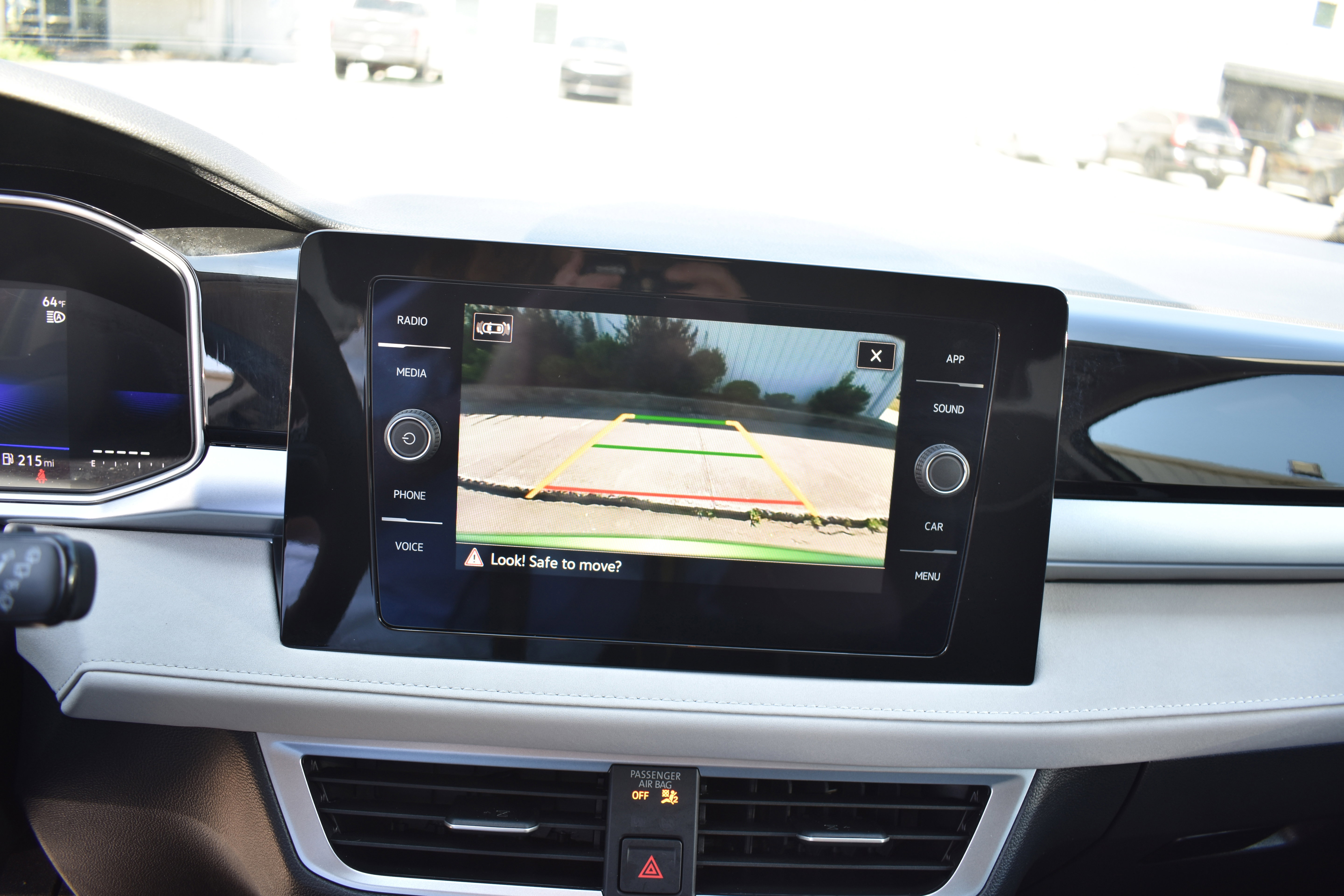 Used 2025 Volkswagen Taos SE image 18