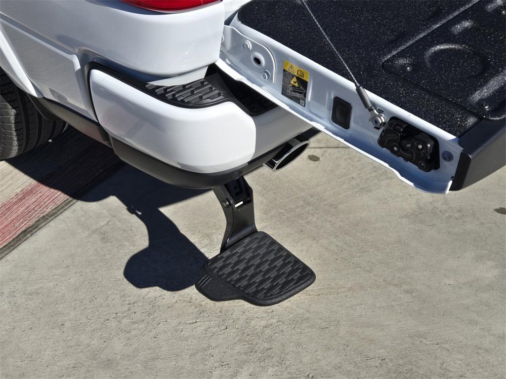 New 2026 RAM 1500 Limited w/ Bed Utility Group image 6