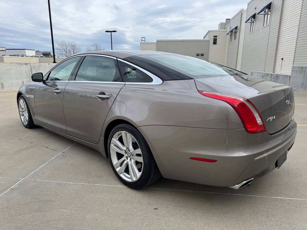 Used 2011 Jaguar XJ L image 4