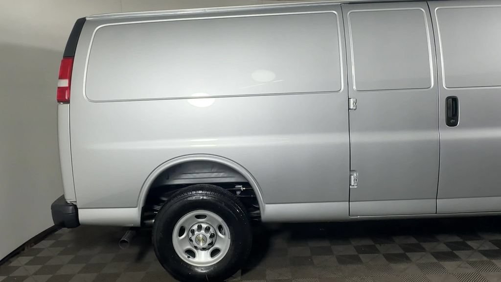 New 2026 Chevrolet Express 2500 Extended w/ Driver Convenience Package RWD image 8