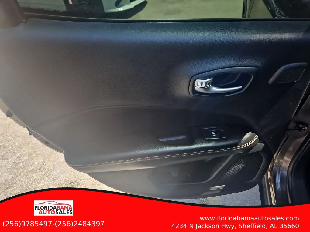 Used 2021 Jeep Compass Latitude w/ Sun and Sound Group FWD image 9