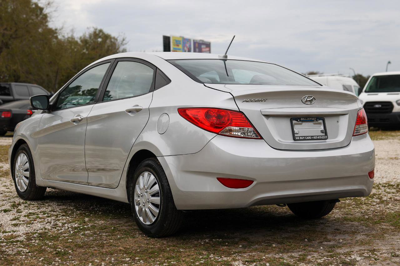 Used 2013 Hyundai Accent GLS image 5