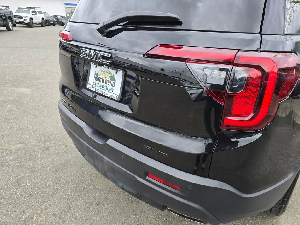 Used 2023 GMC Acadia SLT w/ Elevation Edition AWD/4WD image 16