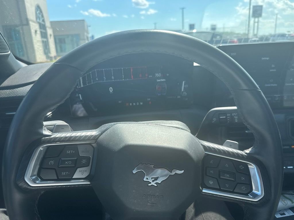 Used 2025 Ford Mustang GT RWD image 9