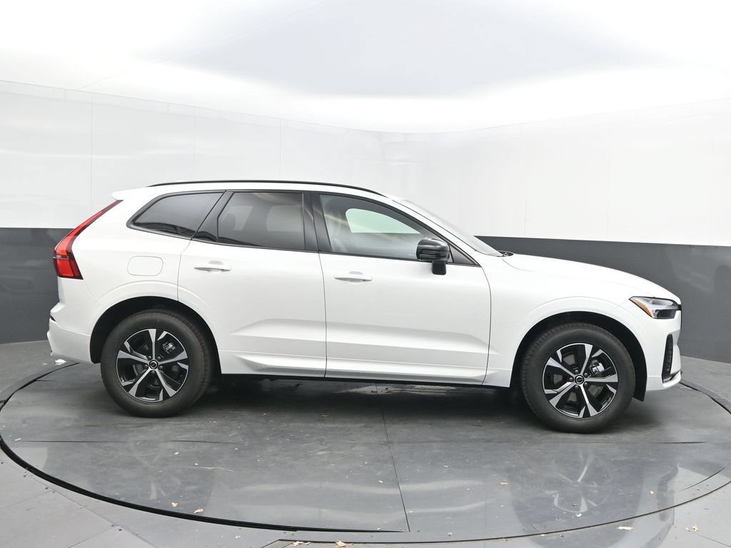New 2026 Volvo XC60 B5 Core AWD/4WD image 8