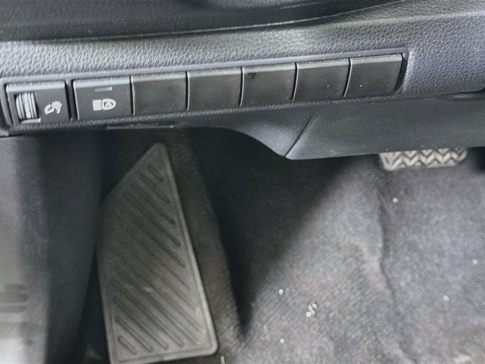 Used 2025 Toyota Corolla LE FWD image 16