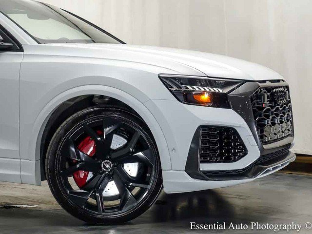 Used 2023 Audi RS Q8 AWD/4WD image 2