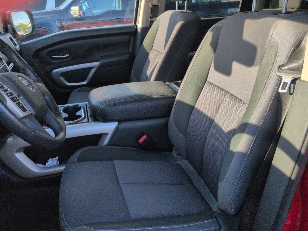 Used 2021 Nissan Titan SV w/ SV Convenience Package AWD/4WD image 6